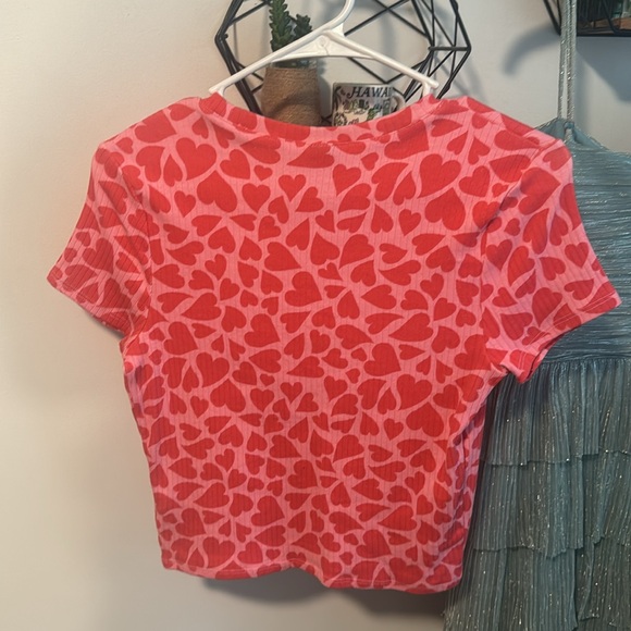 heart patterned crop top, size medium - Picture 2 of 4